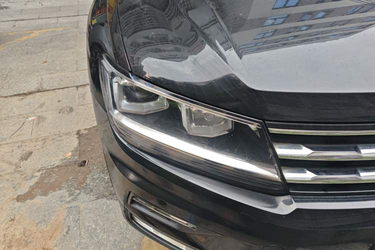 Used Volkswagen Tiguan L 2018 330TSI Automatic Two-Wheel Drive Comfort Edition Right Front Headlight