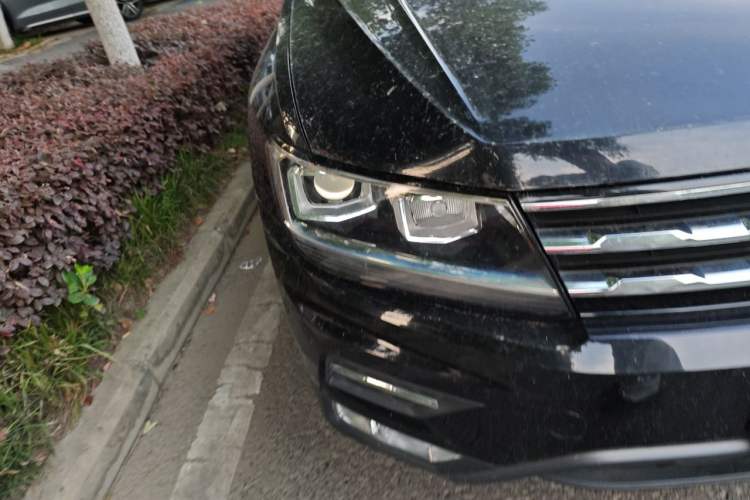 Used Volkswagen Tiguan L 2018 330TSI Automatic Two-Wheel Drive Luxury Edition Right Front Headlight