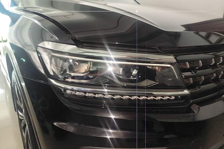 Used Volkswagen Tiguan L 2018 Revised Version 380TSI Automatic All-Wheel Drive Luxury Edition Right Front Headlight