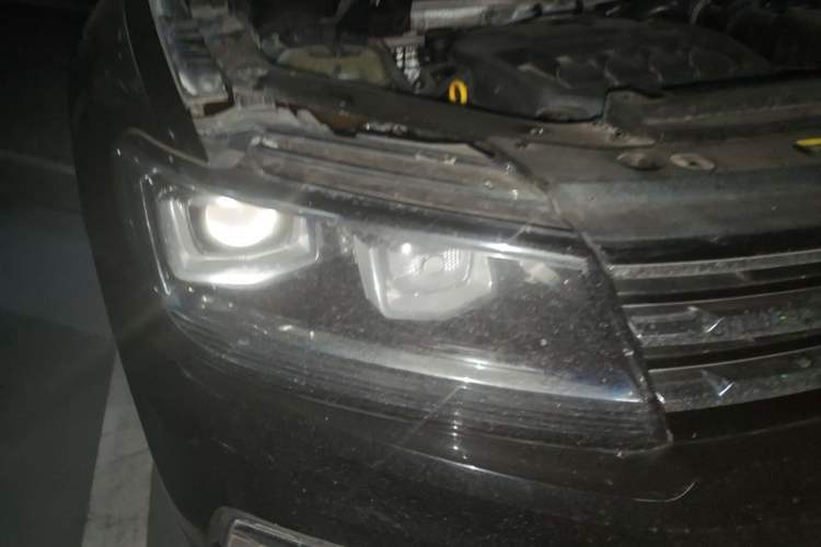 Used Volkswagen Tiguan L 2018 330TSI Automatic Two-Wheel Drive Luxury Edition Right Front Headlight