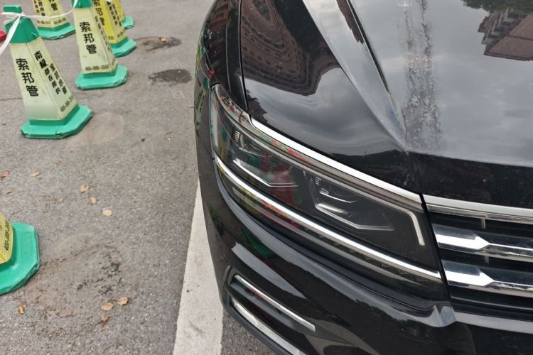 Used Volkswagen Tiguan L 2018 330TSI Automatic Two-Wheel Drive Luxury Edition Right Front Headlight