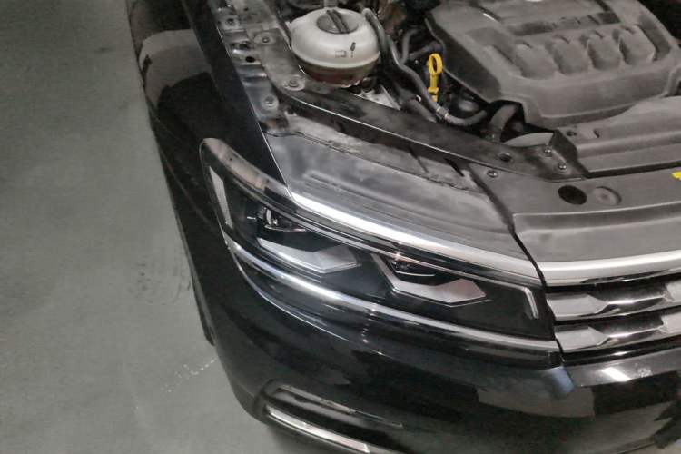 Used Volkswagen Tiguan L 2018 Revised 330TSI Automatic Two-Wheel Drive Flagship Edition Right Front Headlight