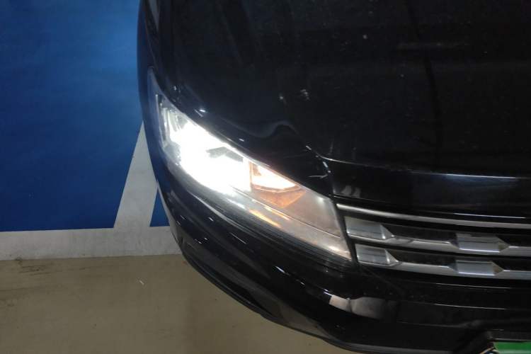 Used Volkswagen Tiguan L 2018 330TSI Automatic Two-Wheel Drive Luxury Edition Right Front Headlight