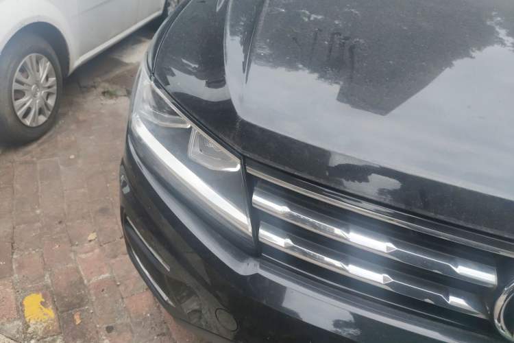 Used Volkswagen Tiguan L 2018 Facelift 330TSI Automatic Two-Wheel Drive Luxury Edition Right Front Headlight