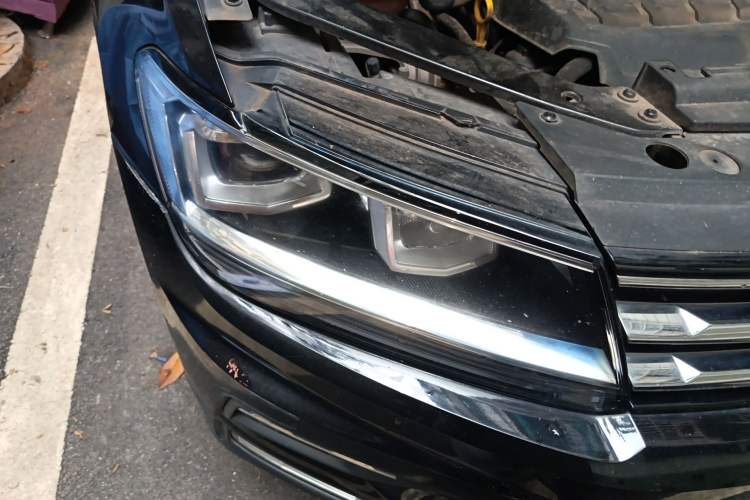 Used Volkswagen Tiguan L 2018 330TSI Automatic Two-Wheel Drive Luxury Edition Right Front Headlight