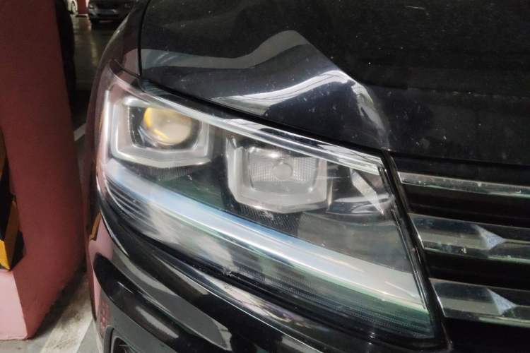 Used Volkswagen Tiguan L 2018 330TSI Automatic Two-Wheel Drive Luxury Edition Right Front Headlight