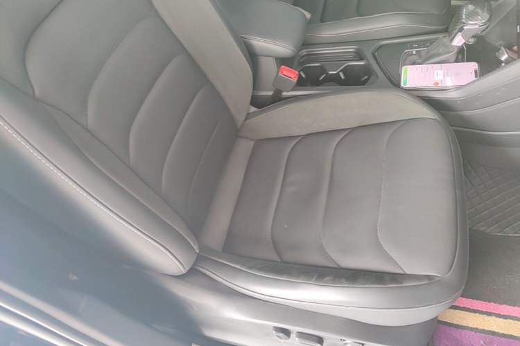 Used Volkswagen Tiguan L 2018 380TSI Automatic All-Wheel Drive Luxury Edition Right Front Seat