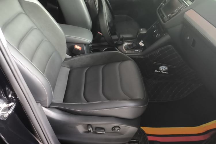 Used Volkswagen Tiguan L 2018 330TSI Automatic Two-Wheel Drive Comfort Edition Right Front Seat