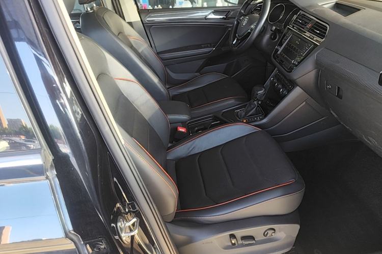 Used Volkswagen Tiguan L 2018 Revised 330TSI Automatic Two-Wheel Drive Flagship Edition Right Front Seat