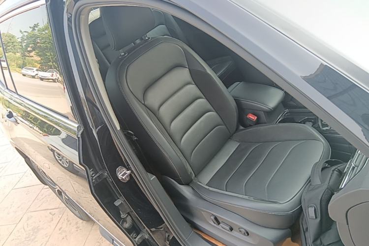 Used Volkswagen Tiguan L 2018 Facelift 330TSI Automatic Two-Wheel Drive Luxury Edition Right Front Seat