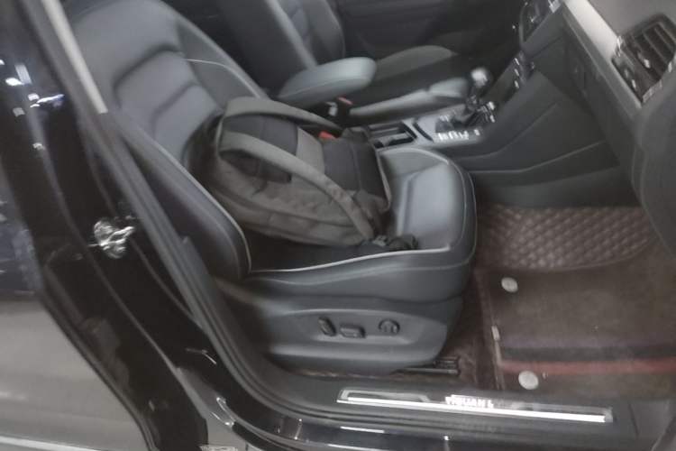 Used Volkswagen Tiguan L 2018 330TSI Automatic Two-Wheel Drive Flagship Edition Right Front Seat