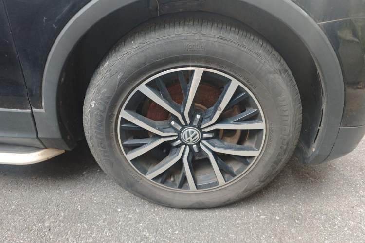 Used Volkswagen Tiguan L 2018 Facelift 330TSI Automatic Two-Wheel Drive Luxury Edition Right Front Wheel Hub