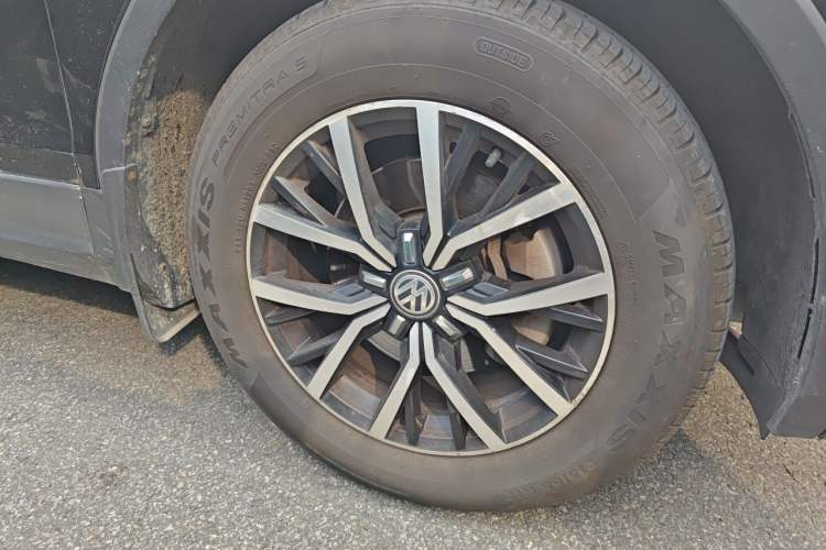 Used Volkswagen Tiguan L 2018 Facelift 330TSI Automatic Two-Wheel Drive Luxury Edition Right Front Wheel Hub