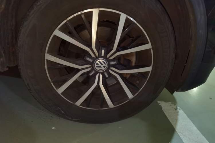 Used Volkswagen Tiguan L 2018 330TSI Automatic Two-Wheel Drive Luxury Edition Right Front Wheel Hub