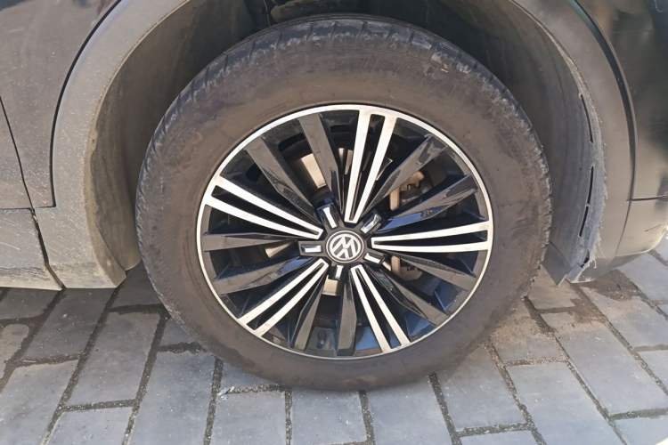Used Volkswagen Tiguan L 2018 Revised Version 380TSI Automatic All-Wheel Drive Luxury Edition Right Front Wheel Hub