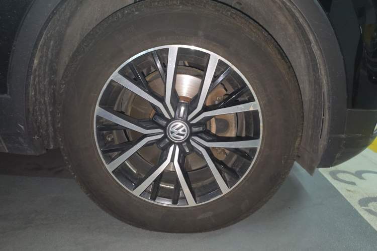 Used Volkswagen Tiguan L 2018 330TSI Automatic Two-Wheel Drive Luxury Edition Right Front Wheel Hub