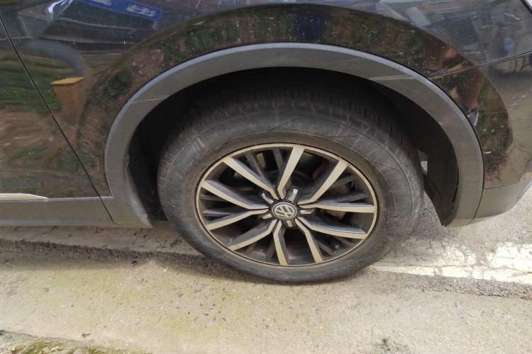 Used Volkswagen Tiguan L 2018 Facelift 330TSI Automatic Two-Wheel Drive Luxury Edition Right Front Wheel Hub