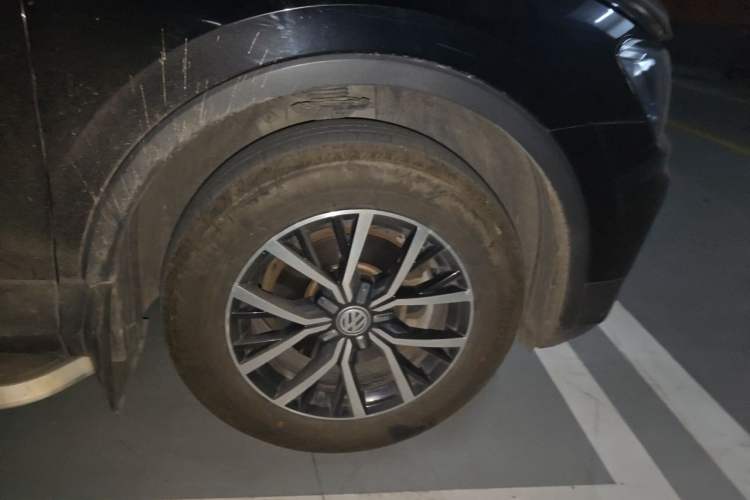 Used Volkswagen Tiguan L 2018 330TSI Automatic Two-Wheel Drive Luxury Edition Right Front Wheel Hub