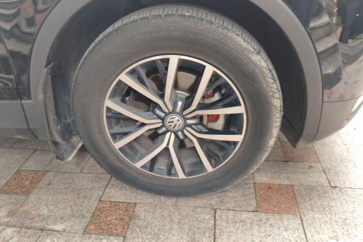Used Volkswagen Tiguan L 2018 330TSI Automatic Two-Wheel Drive Luxury Edition Right Front Wheel Hub