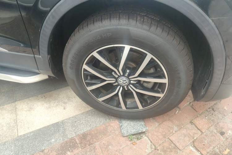 Used Volkswagen Tiguan L 2018 Facelift 330TSI Automatic Two-Wheel Drive Luxury Edition Right Front Wheel Hub