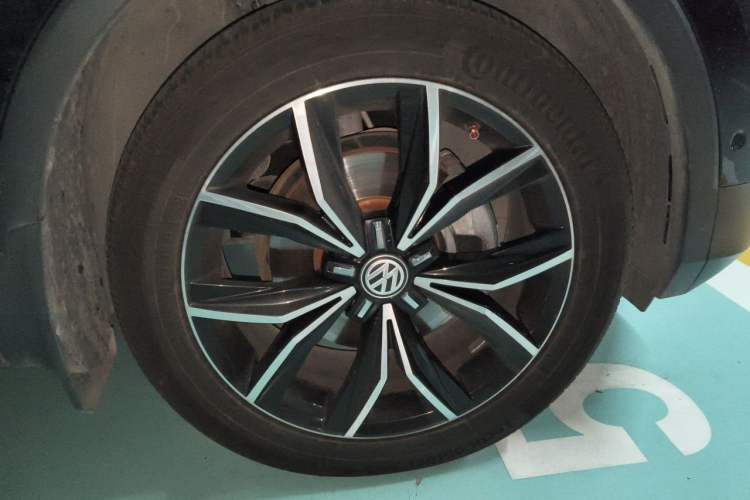 Used Volkswagen Tiguan L 2018 380TSI Automatic All-Wheel Drive Flagship Edition Right Front Wheel Hub