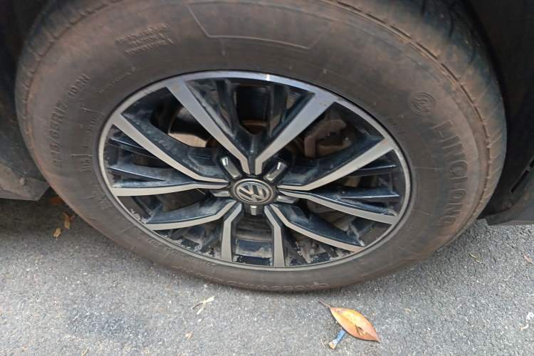 Used Volkswagen Tiguan L 2018 330TSI Automatic Two-Wheel Drive Luxury Edition Right Front Wheel Hub