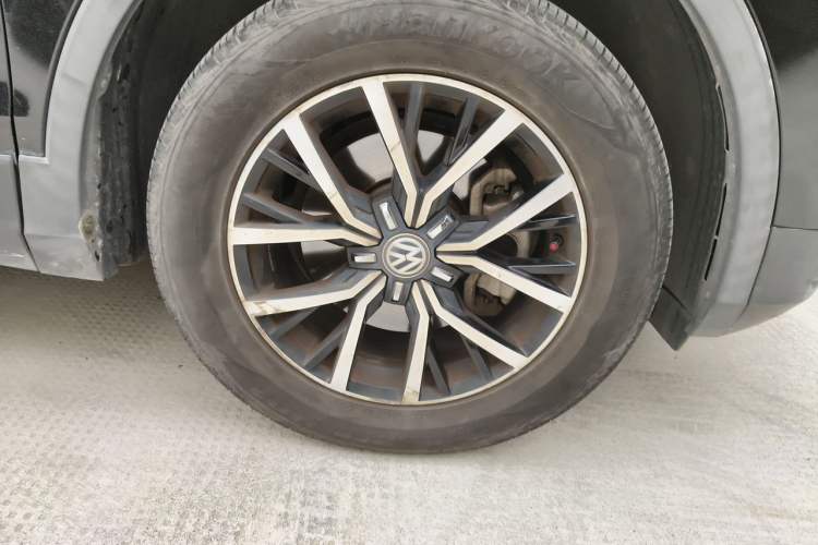Used Volkswagen Tiguan L 2018 330TSI Automatic Two-Wheel Drive Luxury Edition Right Front Wheel Hub