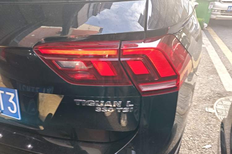 Used Volkswagen Tiguan L 2018 Facelift 330TSI Automatic Two-Wheel Drive Luxury Edition Right Rear Taillight