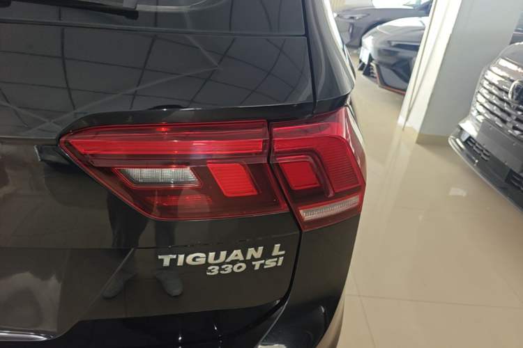 Used Volkswagen Tiguan L 2018 Facelift 330TSI Automatic Two-Wheel Drive Luxury Edition Right Rear Taillight