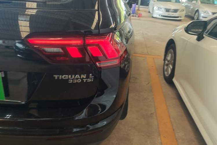 Used Volkswagen Tiguan L 2018 330TSI Automatic Two-Wheel Drive Luxury Edition Right Rear Taillight