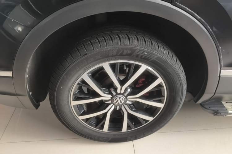Used Volkswagen Tiguan L 2018 330TSI Automatic Two-Wheel Drive Comfort Edition Right Rear Wheel Hub