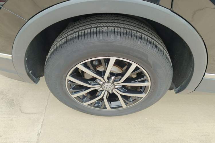Used Volkswagen Tiguan L 2018 330TSI Automatic Two-Wheel Drive Luxury Edition Right Rear Wheel Hub