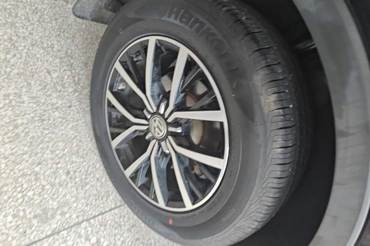 Used Volkswagen Tiguan L 2018 Facelift 330TSI Automatic Two-Wheel Drive Luxury Edition Right Rear Wheel Hub