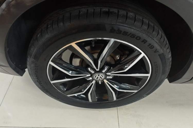 Used Volkswagen Tiguan L 2018 330TSI Automatic Two-Wheel Drive Flagship Edition Right Rear Wheel Hub