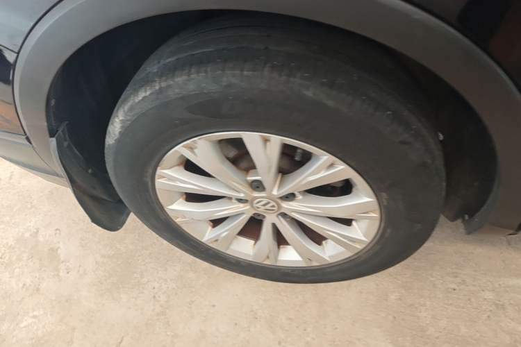 Used Volkswagen Tiguan L 2018 330TSI Automatic Two-Wheel Drive Luxury Edition Right Rear Wheel Hub
