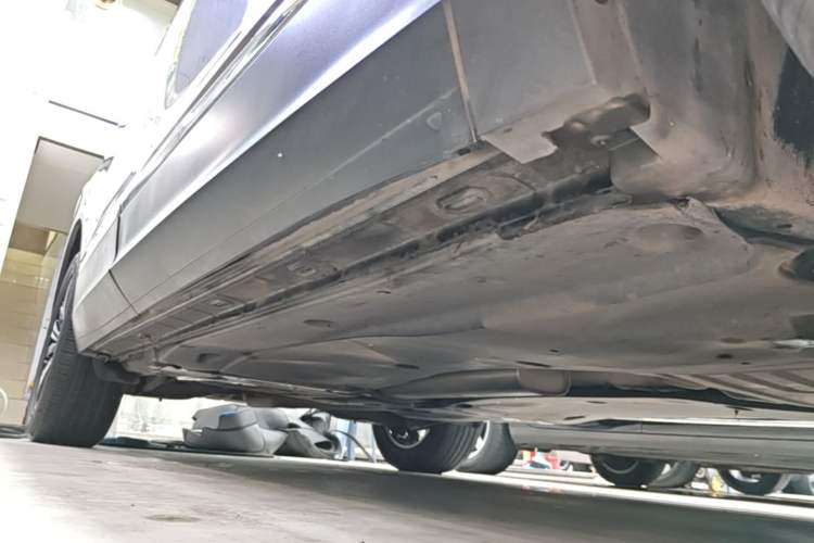 Used Volkswagen Tiguan L 2018 Revised 330TSI Automatic Two-Wheel Drive Flagship Edition Right Side Sill