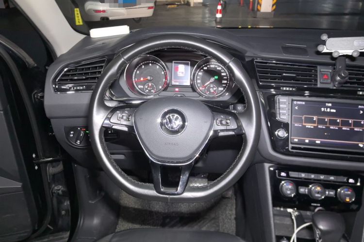 Used Volkswagen Tiguan L 2018 330TSI Automatic Two-Wheel Drive Comfort Edition Steering Wheel