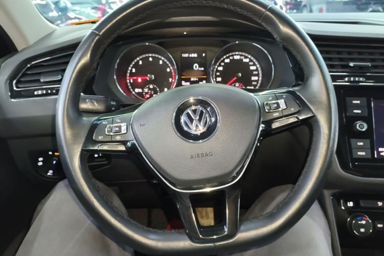 Used Volkswagen Tiguan L 2018 280TSI Automatic Two-Wheel Drive Comfort Edition Steering Wheel