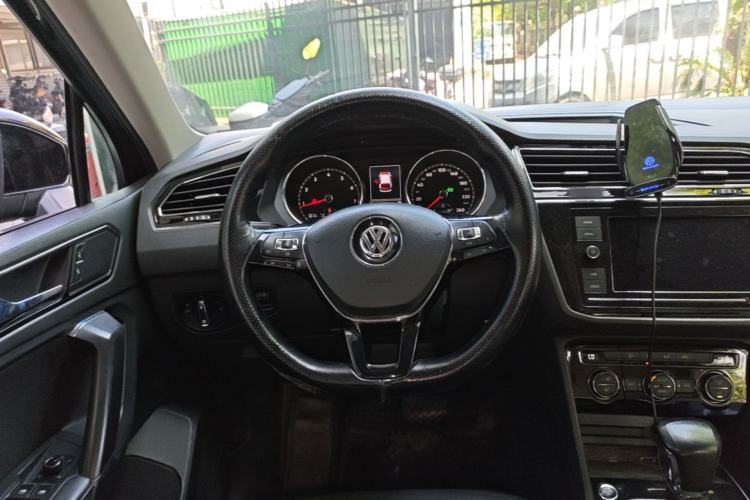 Used Volkswagen Tiguan L 2018 Revised Version 330TSI Automatic Two-Wheel Drive Comfort Edition Steering Wheel