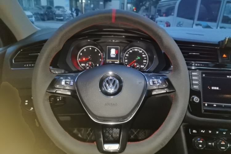 Used Volkswagen Tiguan L 2018 330TSI Automatic Two-Wheel Drive Luxury Edition Steering Wheel