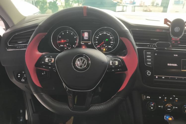 Used Volkswagen Tiguan L 2018 330TSI Automatic Two-Wheel Drive Comfort Edition Steering Wheel
