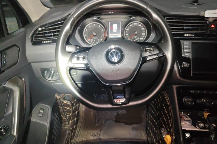 Used Volkswagen Tiguan L 2018 380TSI Automatic All-Wheel Drive Luxury Edition Steering Wheel