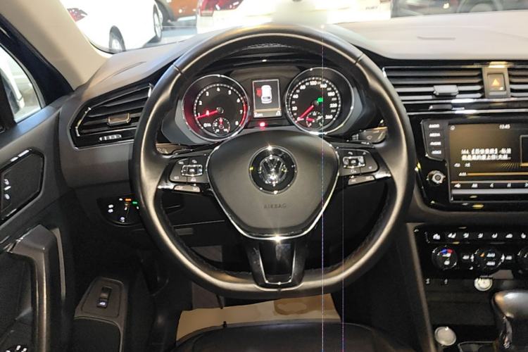 Used Volkswagen Tiguan L 2018 Revised Version 380TSI Automatic All-Wheel Drive Luxury Edition Steering Wheel