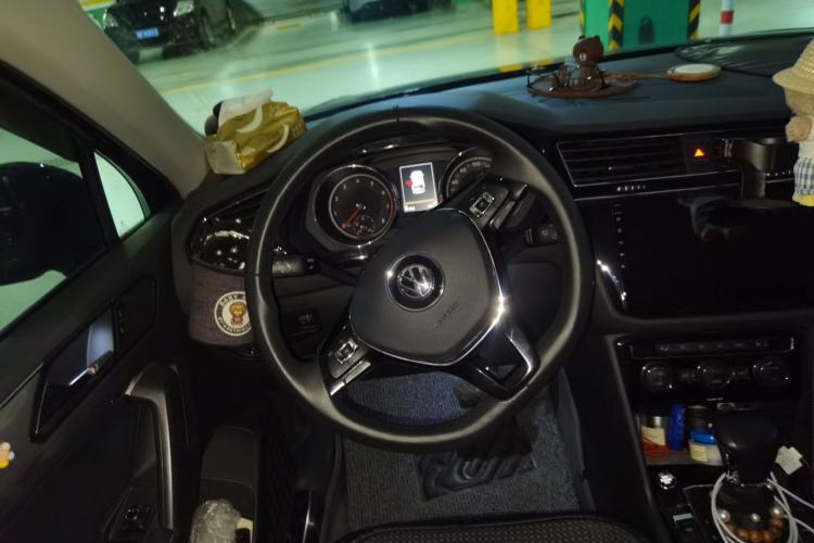 Used Volkswagen Tiguan L 2018 330TSI Automatic Two-Wheel Drive Luxury Edition Steering Wheel