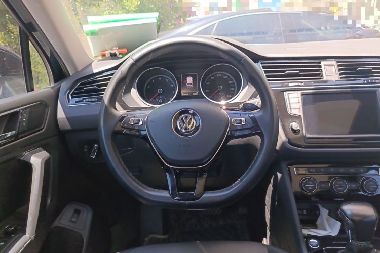 Used Volkswagen Tiguan L 2018 Revised Version 380TSI Automatic All-Wheel Drive Luxury Edition Steering Wheel