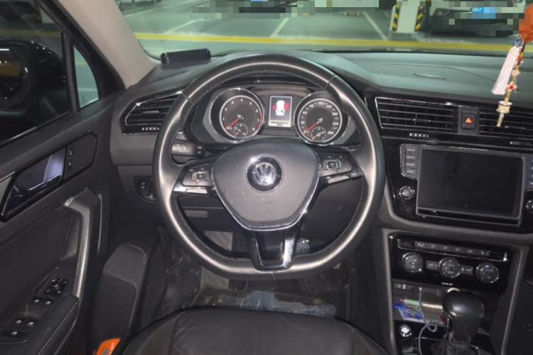 Used Volkswagen Tiguan L 2018 330TSI Automatic Two-Wheel Drive Luxury Edition Steering Wheel