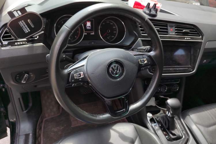 Used Volkswagen Tiguan L 2018 Facelift 330TSI Automatic Two-Wheel Drive Luxury Edition Steering Wheel