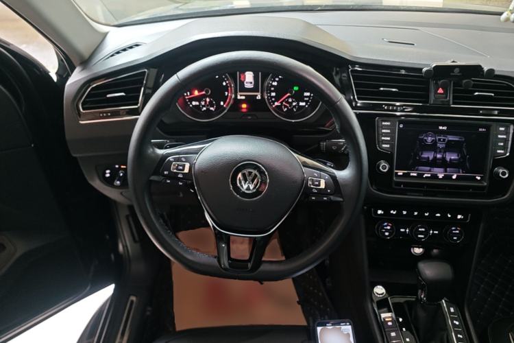 Used Volkswagen Tiguan L 2018 330TSI Automatic Two-Wheel Drive Flagship Edition Steering Wheel