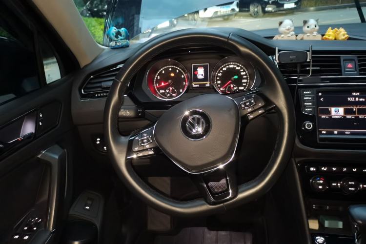 Used Volkswagen Tiguan L 2018 Revised 330TSI Automatic Two-Wheel Drive Flagship Edition Steering Wheel