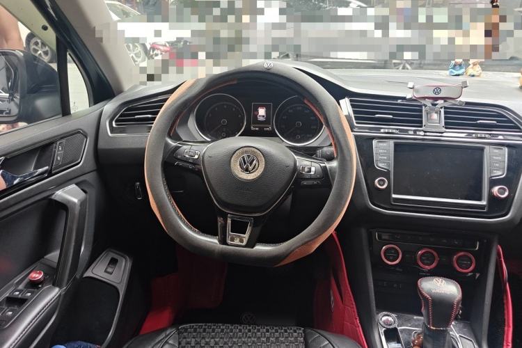Used Volkswagen Tiguan L 2018 380TSI Automatic All-Wheel Drive Luxury Edition Steering Wheel